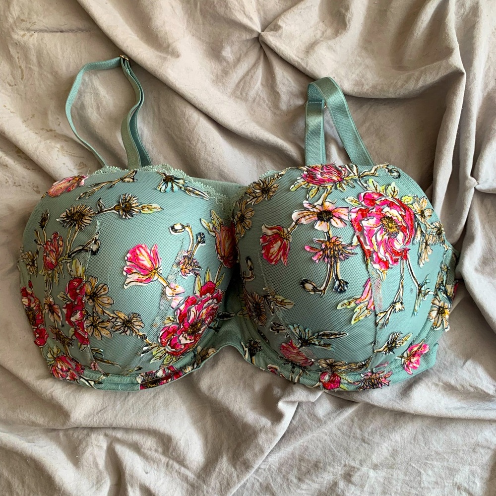 Victoria’s Secret Blue Turquoise Floral Lace Lightly Lined Demi Bra Embroidered